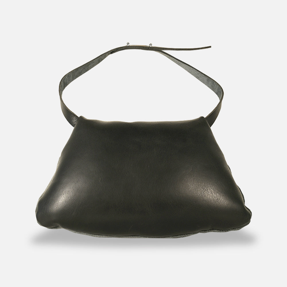 Cushion “Pampa Mariposa” Display – Cuero Design