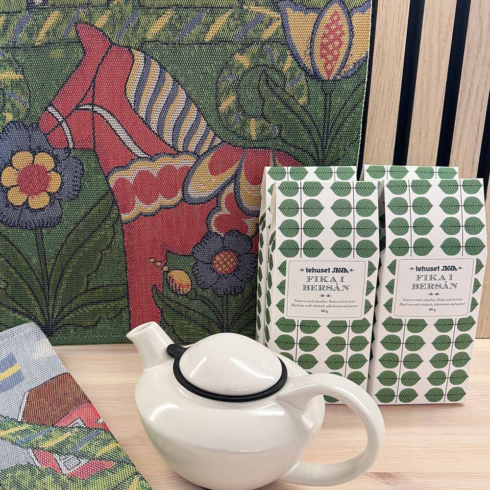 Kökshandduk_folkfest_tillsammans_med_Stig_L_svart_te_pa_banken